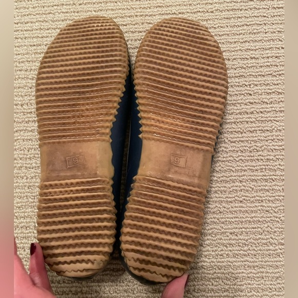 Adorable blue Chooka rain shoes in size 9. Think ballet flat meets rain shoe. - Picture 5 of 5